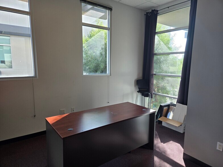 More Photos Of 14788 Pipeline Ave, Chino Hills Office For Sale