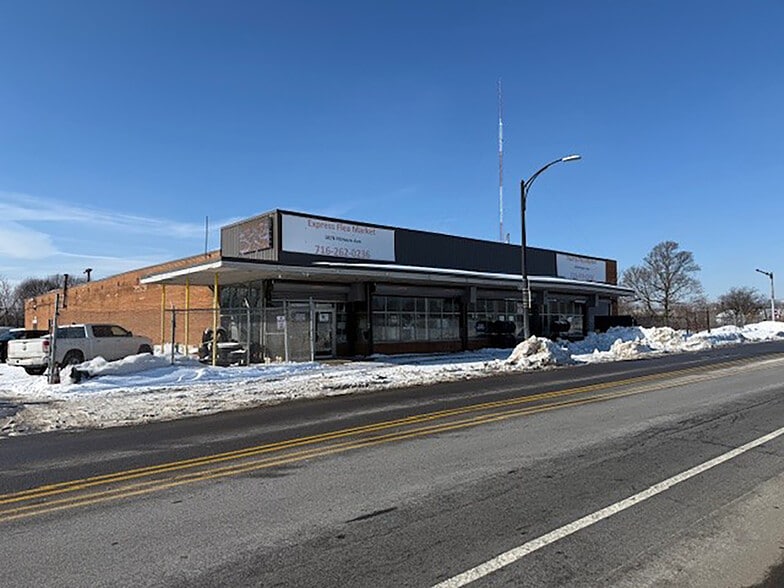 Primary Photo Of 1870 Fillmore Ave, Buffalo Flex For Sale
