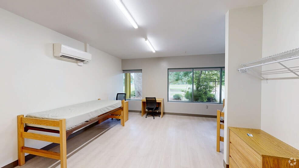 More Photos Of 522 E Railroad St, Long Beach Apartments For Sale