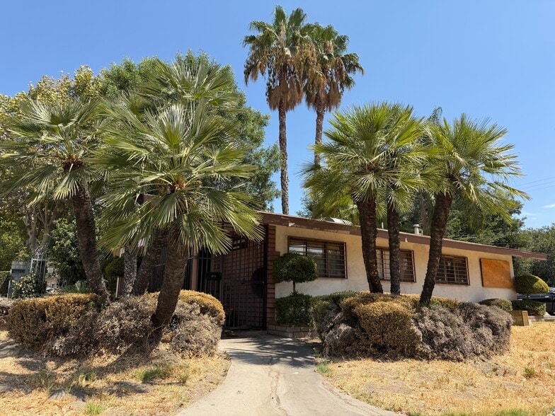 Primary Photo Of 1811 N Waterman Ave, San Bernardino Medical For Sale