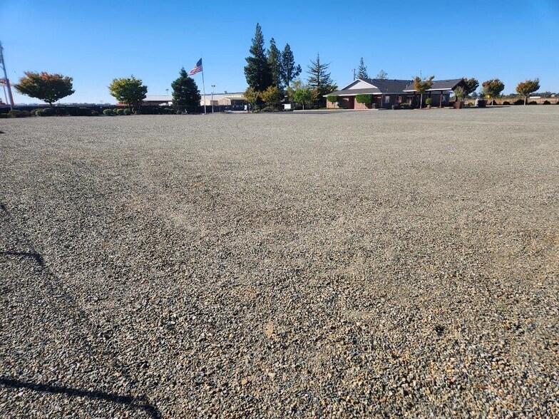 More Photos Of 1287 Furneaux Rd, Olivehurst Office For Lease