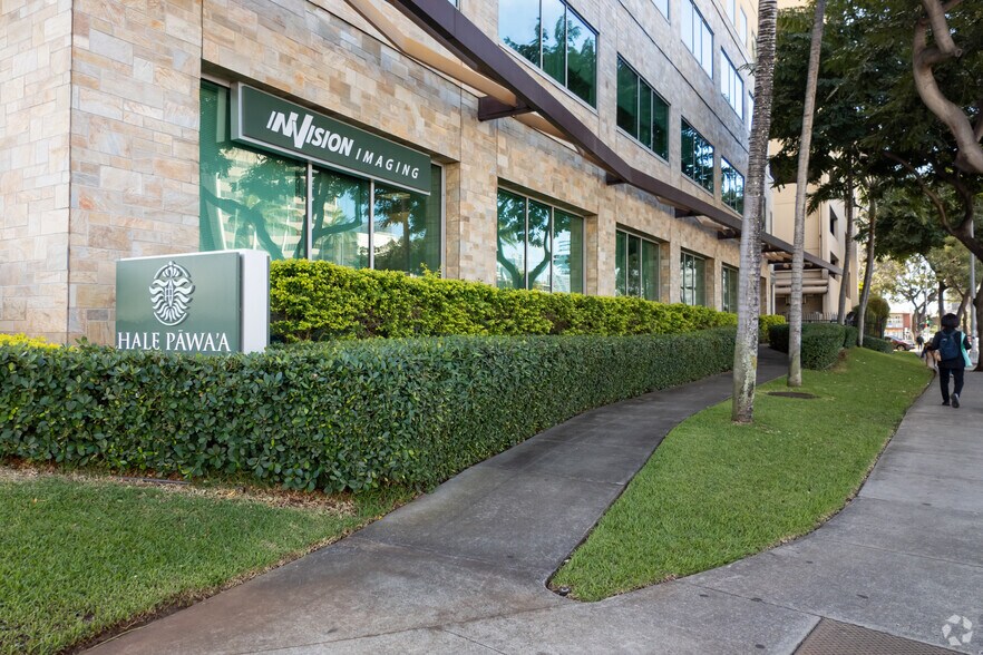More Photos Of 1401 S Beretania St, Honolulu Office For Lease