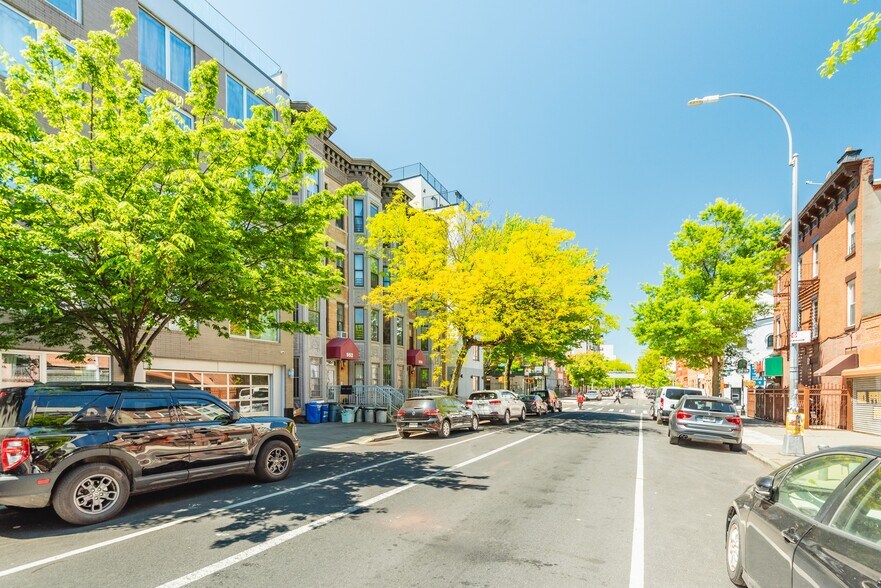 More Photos Of 950-952 Bergen St, Brooklyn Apartments For Sale