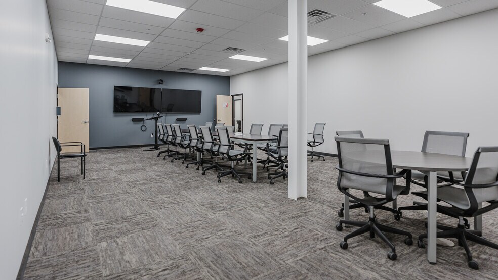 More Photos Of 3701 S Main St, Elkhart Warehouse For Lease