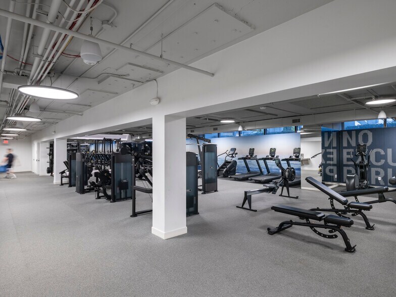 More Photos Of 2 S Biscayne Blvd, Miami Office Residential For Lease