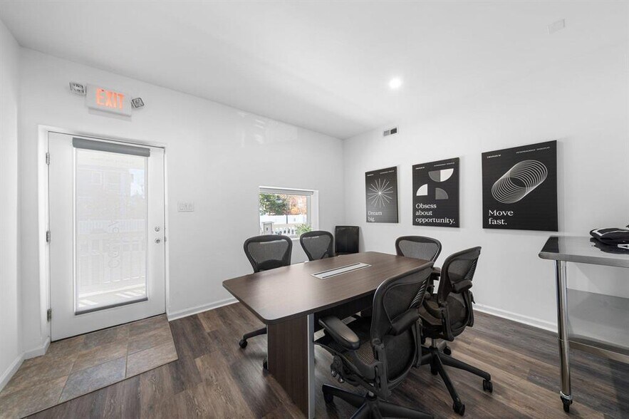 More Photos Of 260-274 21st St, Avalon Office Residential For Sale