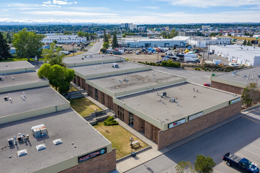 More Photos Of 7056 Farrell Rd SE, Calgary Warehouse For Lease
