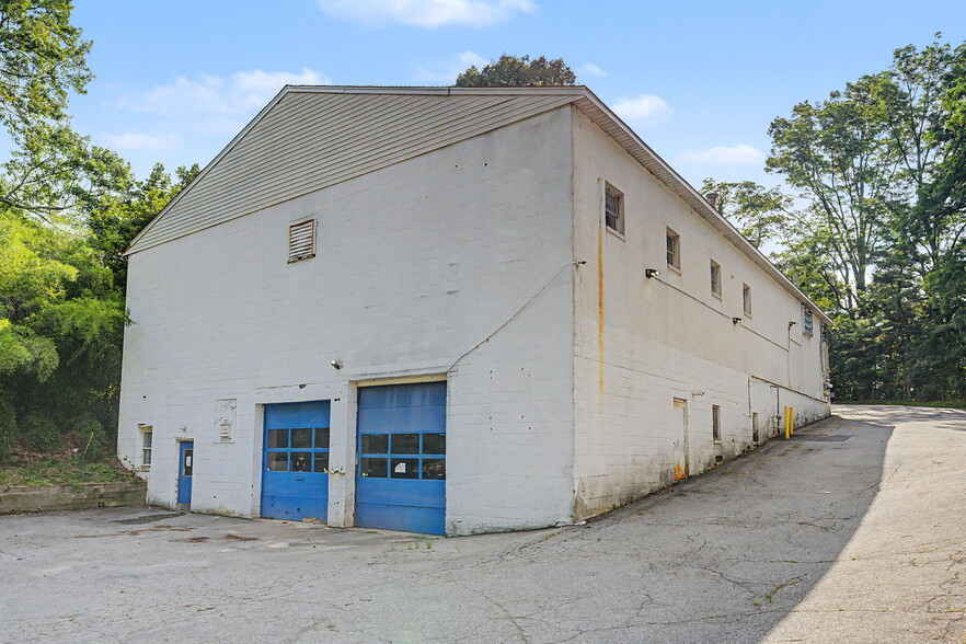 More Photos Of 23 Malcolm St, Morristown Industrial For Sale