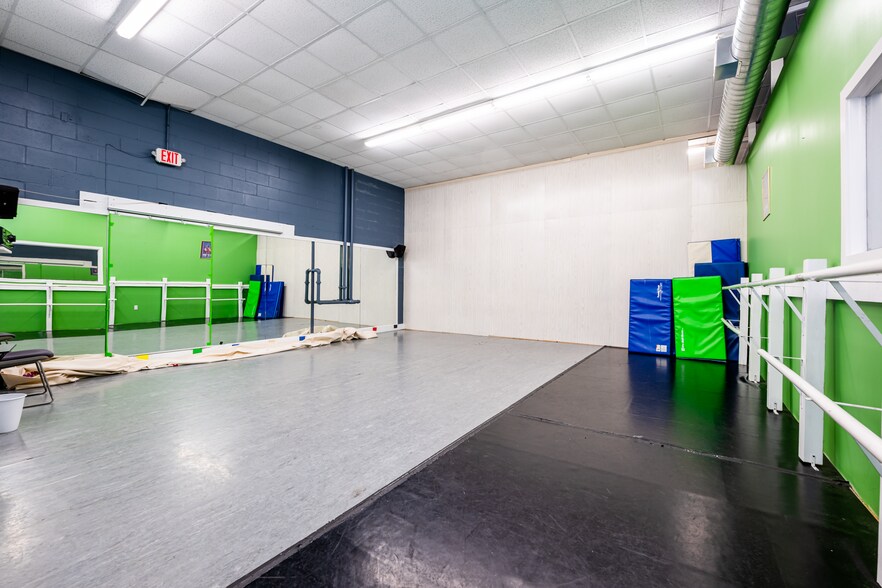 More Photos Of 410 N 2nd St, Niles General Retail For Sale