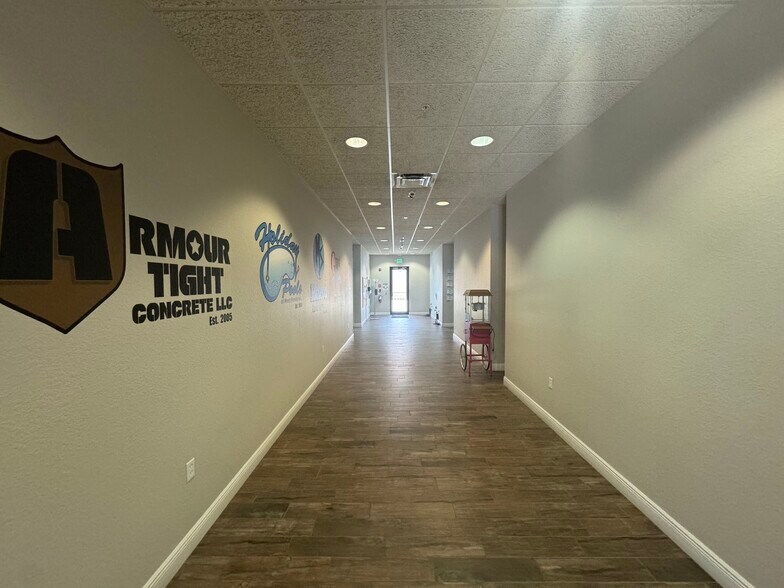 More Photos Of 7405 28th Street Ct E, Sarasota Warehouse For Lease