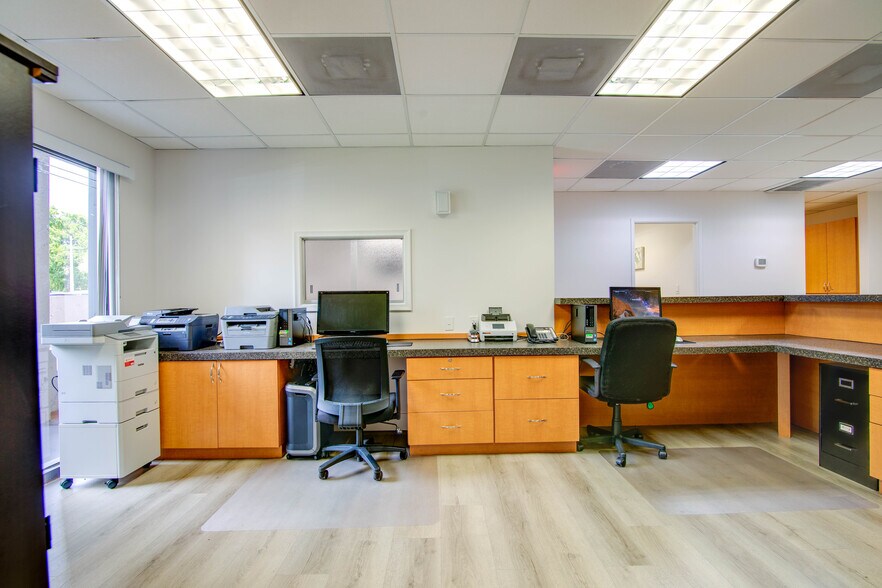 More Photos Of 7000 SW 97th Ave, Miami Office For Sale