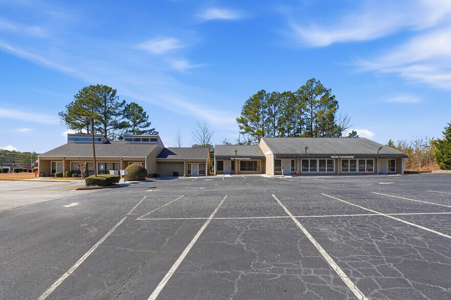 More Photos Of 415-421 W Pike St, Lawrenceville Office For Sale