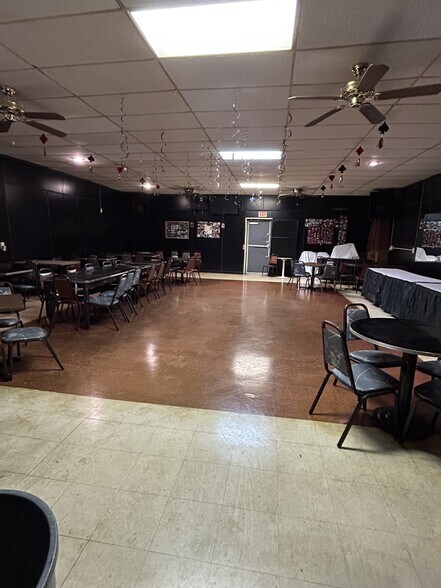 More Photos Of 988 W Bowery St, Akron Bar For Sale