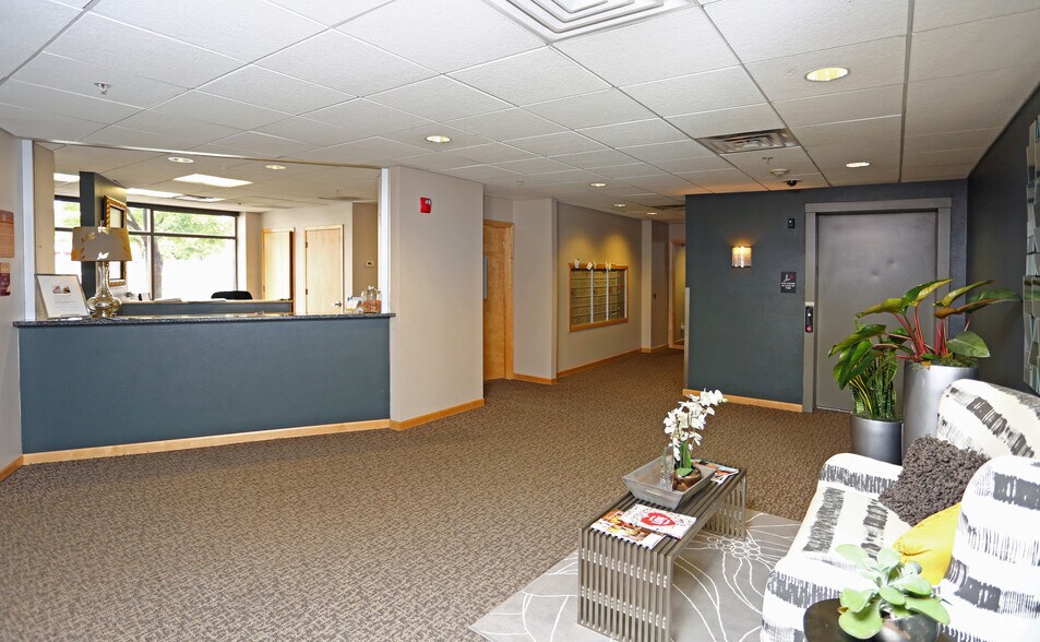 More Photos Of 411 E Menomonee St, Milwaukee Apartments For Lease