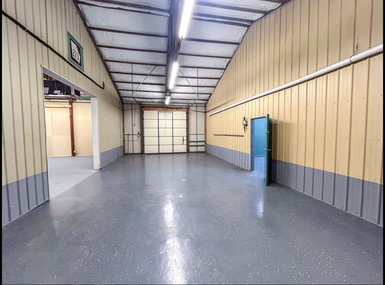 More Photos Of 1901 Hollingshed Rd, Irmo Warehouse For Sale