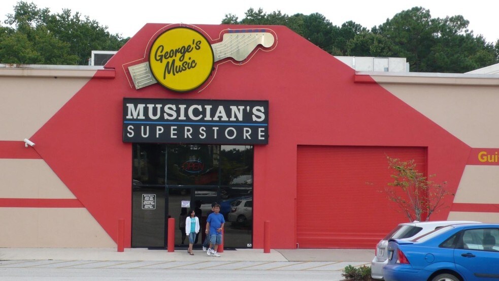 More Photos Of 8151 Blanding Blvd, Jacksonville Unknown For Lease