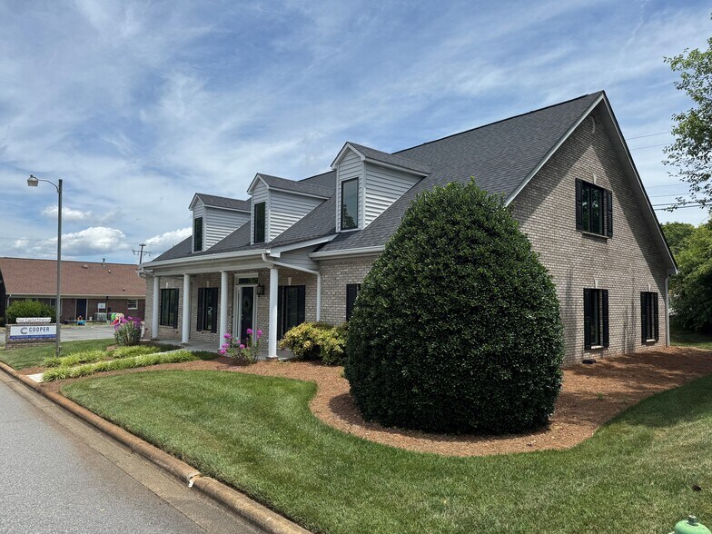 More Photos Of 1485 Rymco Dr, Winston-Salem Office For Lease