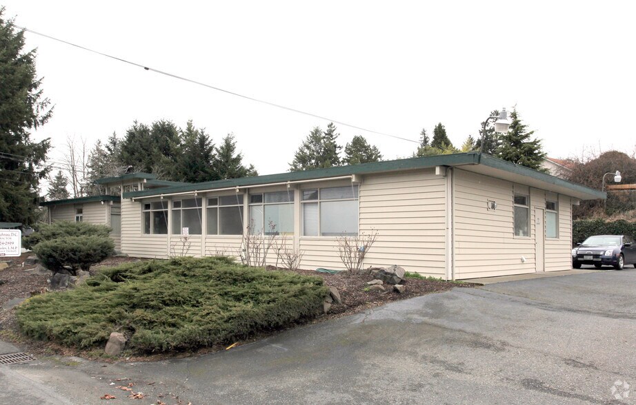 More Photos Of 20710-20716 1st Ave S, Des Moines Office For Lease