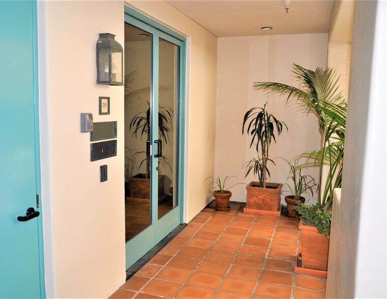 More Photos Of 550 Silver Spur Rd, Rancho Palos Verdes Office For Lease