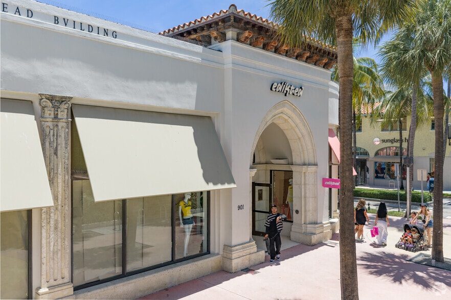 More Photos Of 919-939 Lincoln Rd, Miami Beach, Miami Beach Storefront For Lease