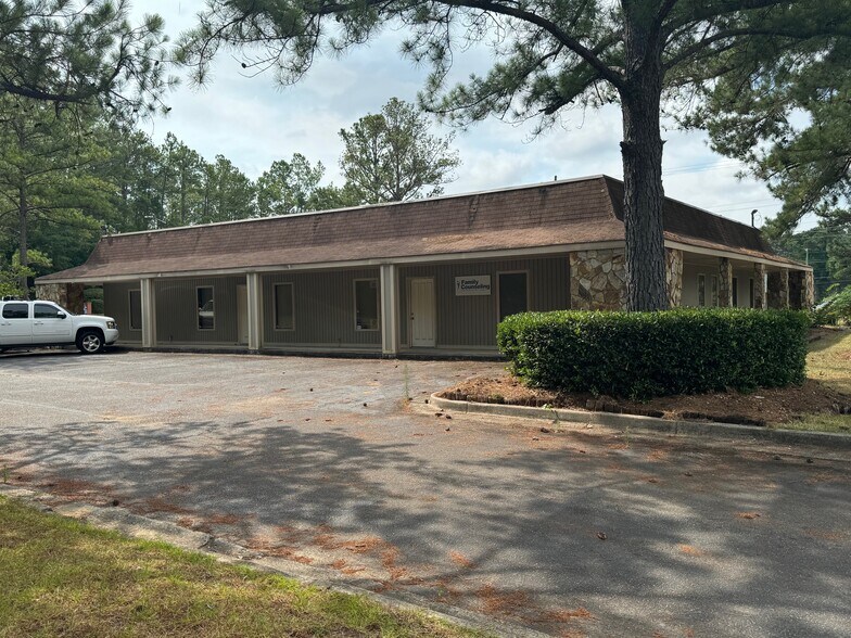 More Photos Of 106 Olympia Dr, Warner Robins Medical For Sale