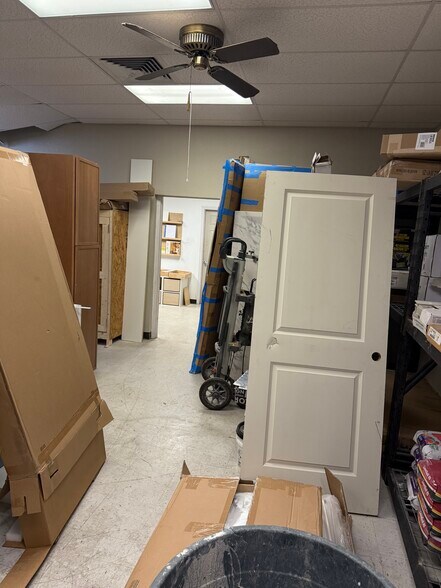 More Photos Of 3250 44th Ave N, Saint Petersburg Manufacturing For Lease