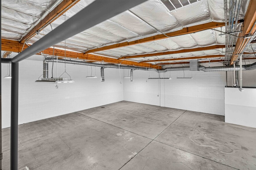 More Photos Of 12455 Branford St, Pacoima Warehouse For Sale