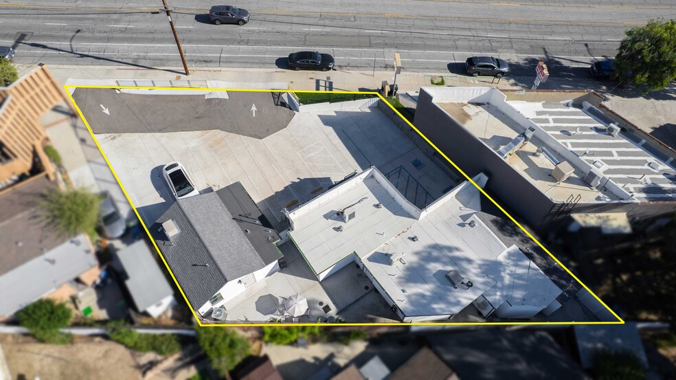 More Photos Of 3238 Foothill Blvd, Glendale Freestanding For Sale