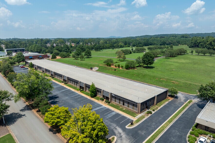 More Photos Of 4910 University Sq, Huntsville Unknown For Lease