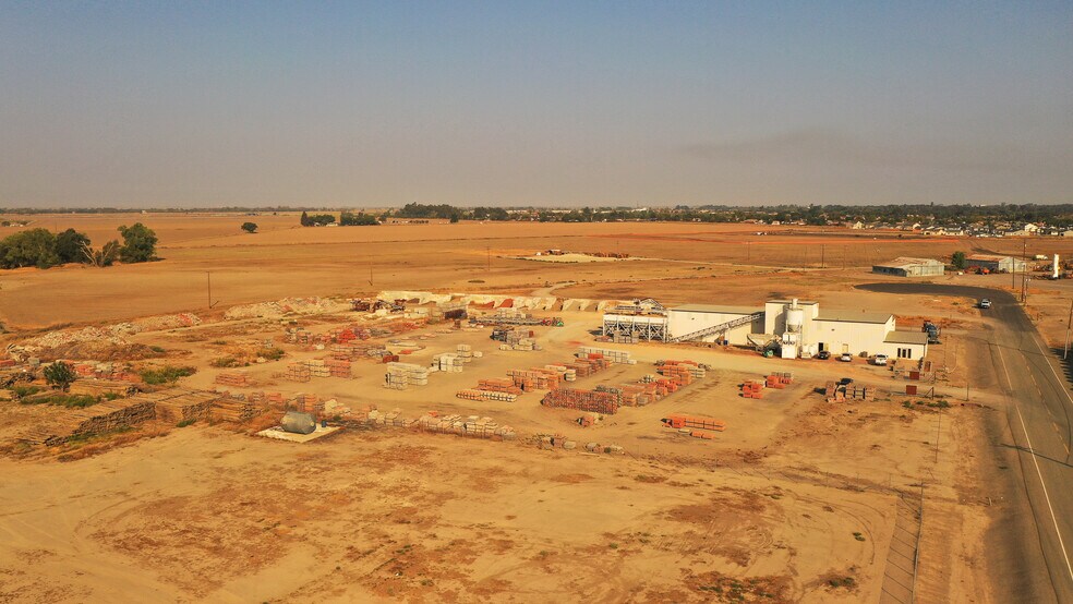 More Photos Of 2945 Niagara Rd, Colusa Manufacturing For Sale