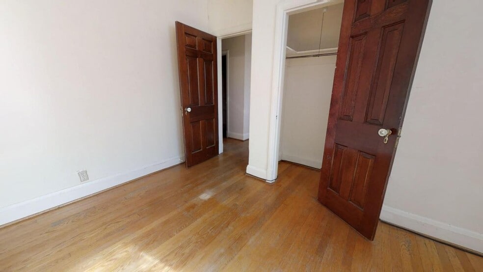More Photos Of 310 Gittings Ave, Baltimore Apartments For Sale