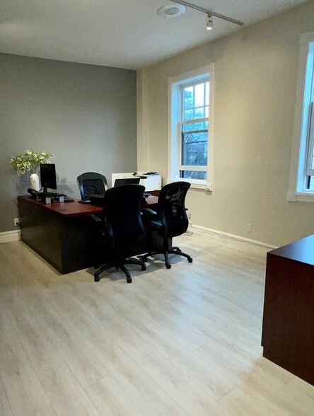 More Photos Of 484 John St, Burlington Storefront Retail Office For Sale