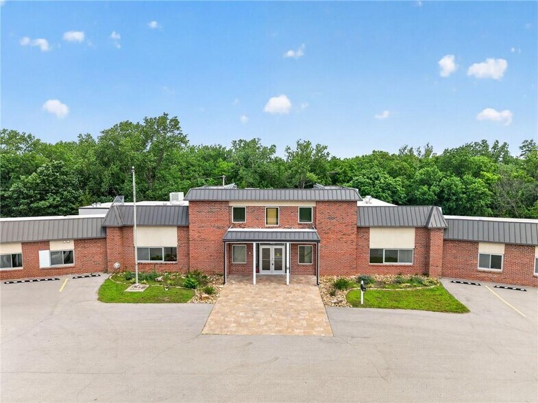 More Photos Of 106 Hospital Dr, Smithville Assisted Living For Sale