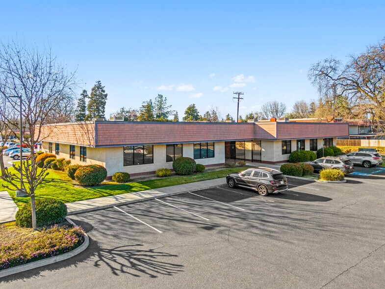 More Photos Of 3400 W Mineral King Ave, Visalia Office For Lease