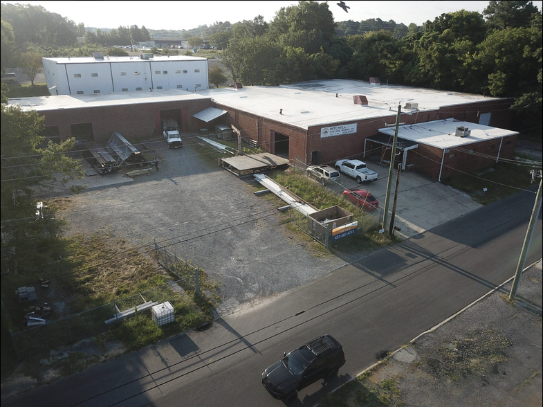 Primary Photo Of 503 11th Ave, Dalton Manufacturing For Sale