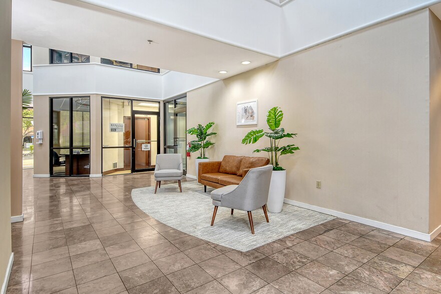 More Photos Of 3639-3711 Cortez Rd W, Bradenton Office For Lease