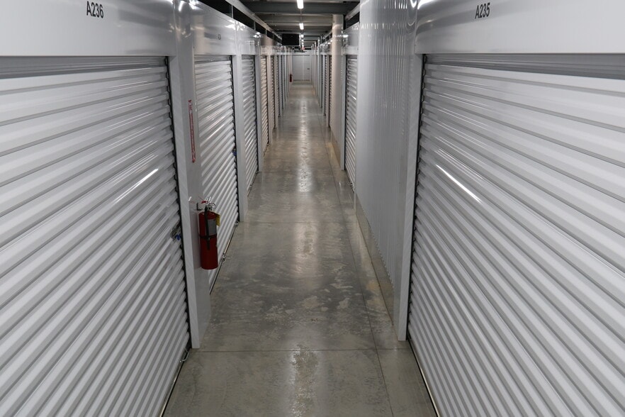 More Photos Of 3625 McEver Rd, Oakwood Self Storage For Sale