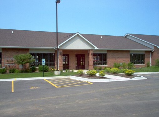 More Photos Of 820 E Terra Cotta Ave, Crystal Lake Office For Sale