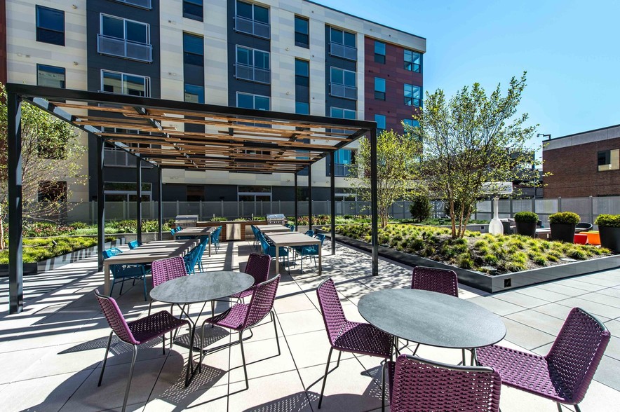 More Photos Of 190 Pleasant St, Malden Apartments For Lease