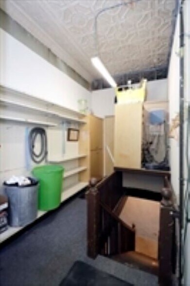 More Photos Of 246 E Main St, Fall River Drugstore For Sale