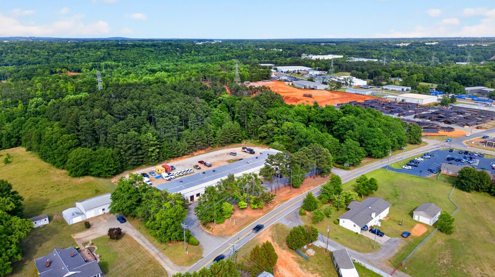 More Photos Of 100 Business Pky, Piedmont Light Manufacturing For Sale