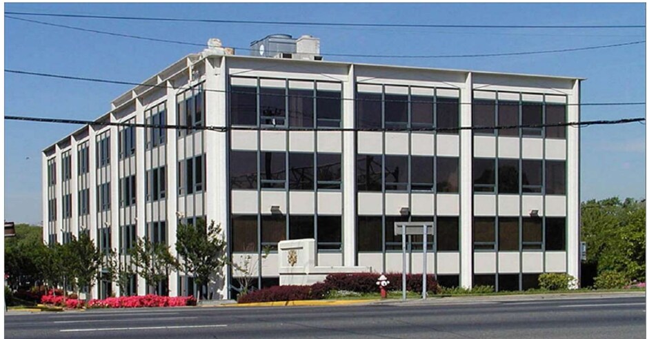 More Photos Of 366 N Broadway, Jericho Unknown For Lease