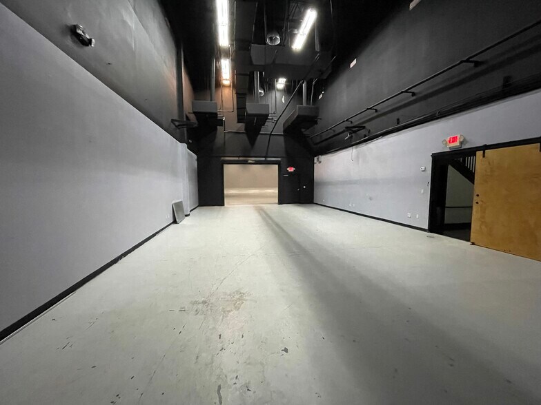 More Photos Of 1700 35th St, Orlando Warehouse For Lease