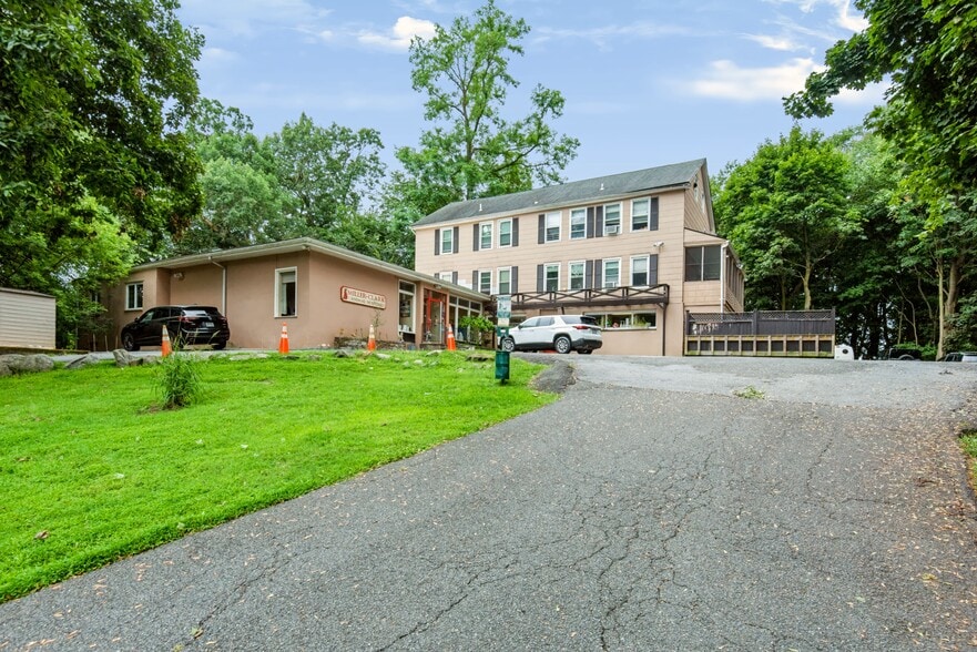 More Photos Of 1621 Harrison Ave, Mamaroneck Storefront Retail Residential For Sale