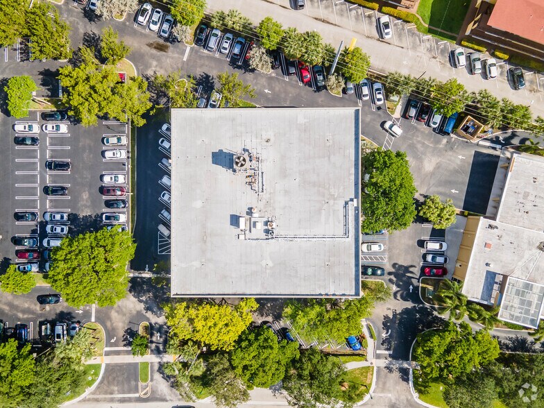 More Photos Of 2925 Aventura Blvd, Aventura Medical For Lease