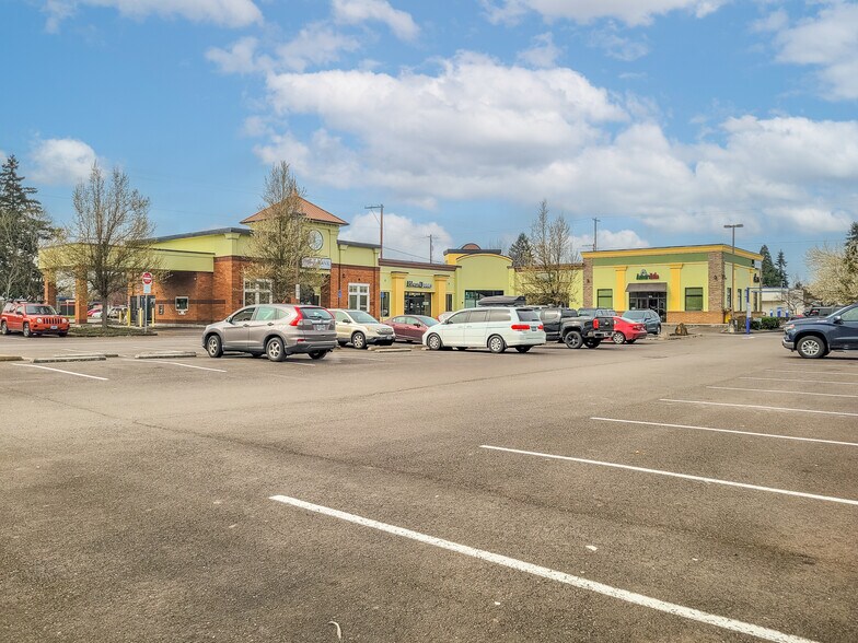 More Photos Of 1479 S Main St, Lebanon Storefront For Lease