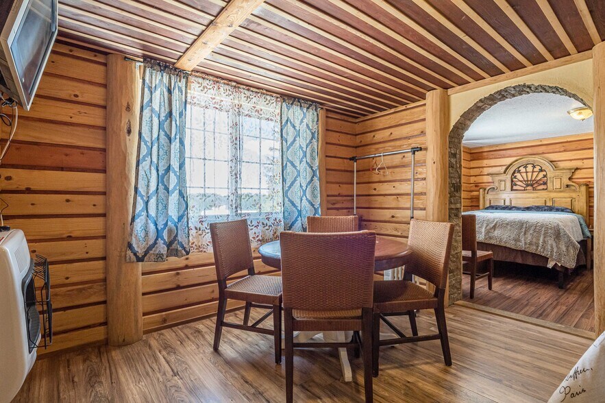 More Photos Of 21221 Baron Lake Dr, Cedaredge Hotel For Sale