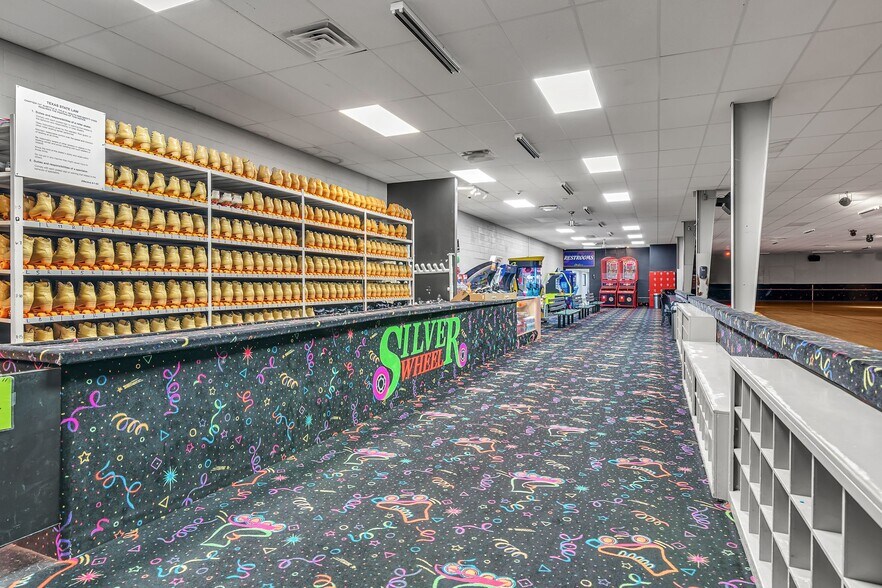 More Photos Of 7628 Corina Dr, Fort Worth Skating Rink For Sale