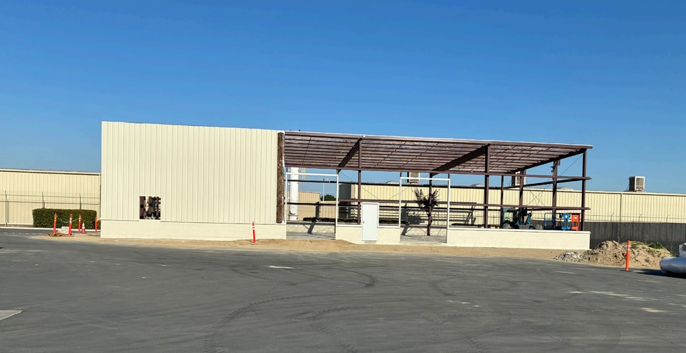 Primary Photo Of 10331-10337 W Goshen Ave, Visalia Warehouse For Lease