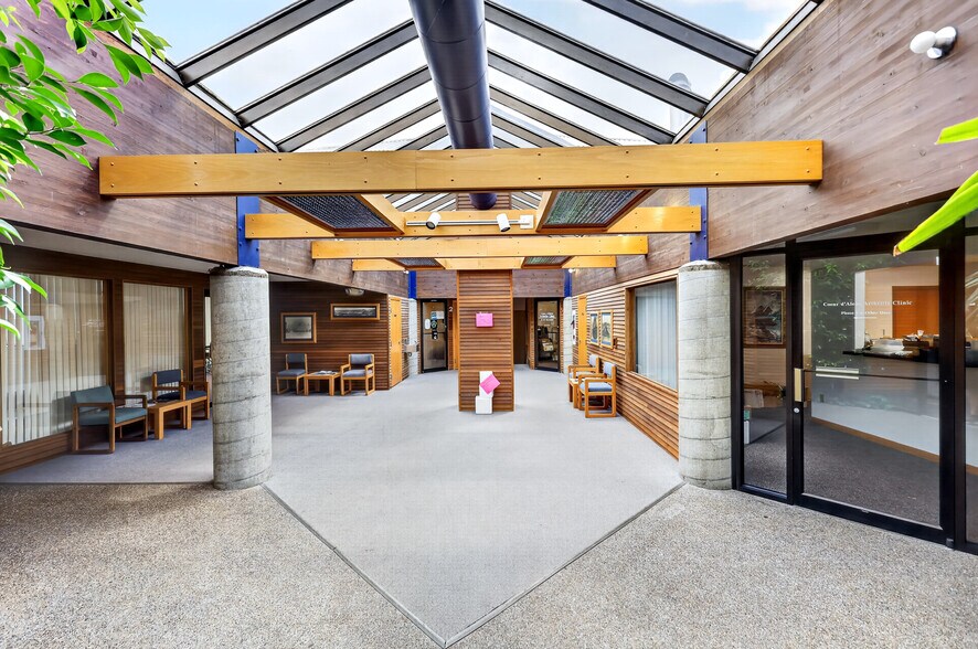 More Photos Of 950 W Ironwood Dr, Coeur d'Alene Medical For Sale